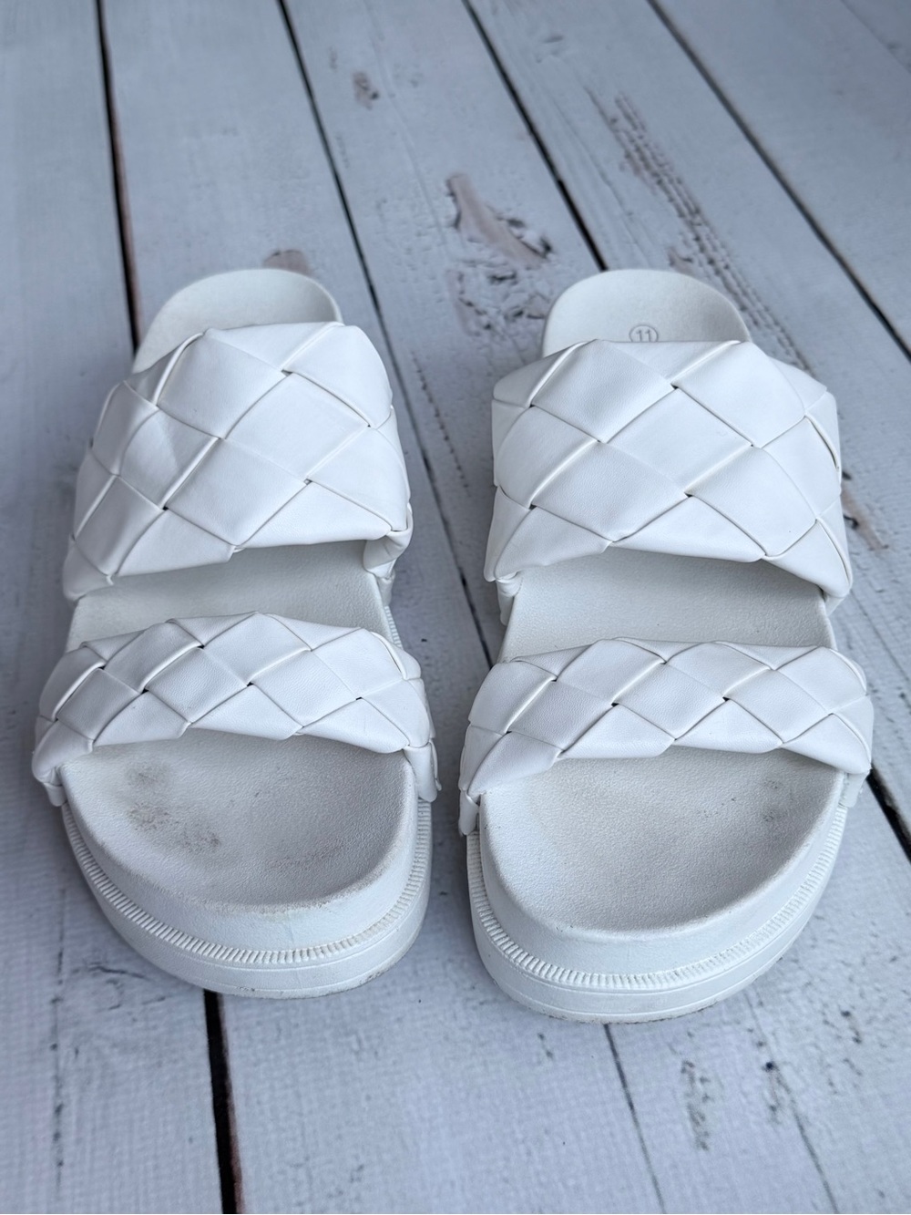 Rouge Helium White Woven Double Strap Platform Slide Sandals - 11